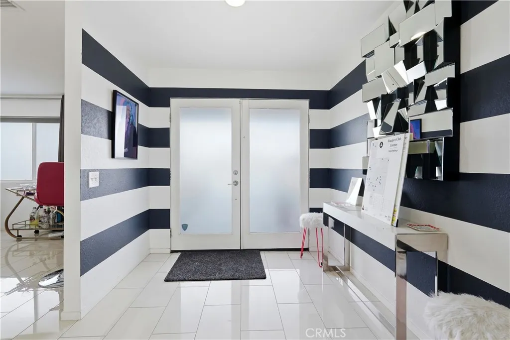 303 E San Rafael Drive, Palm Springs, California 92262 home-pic-14