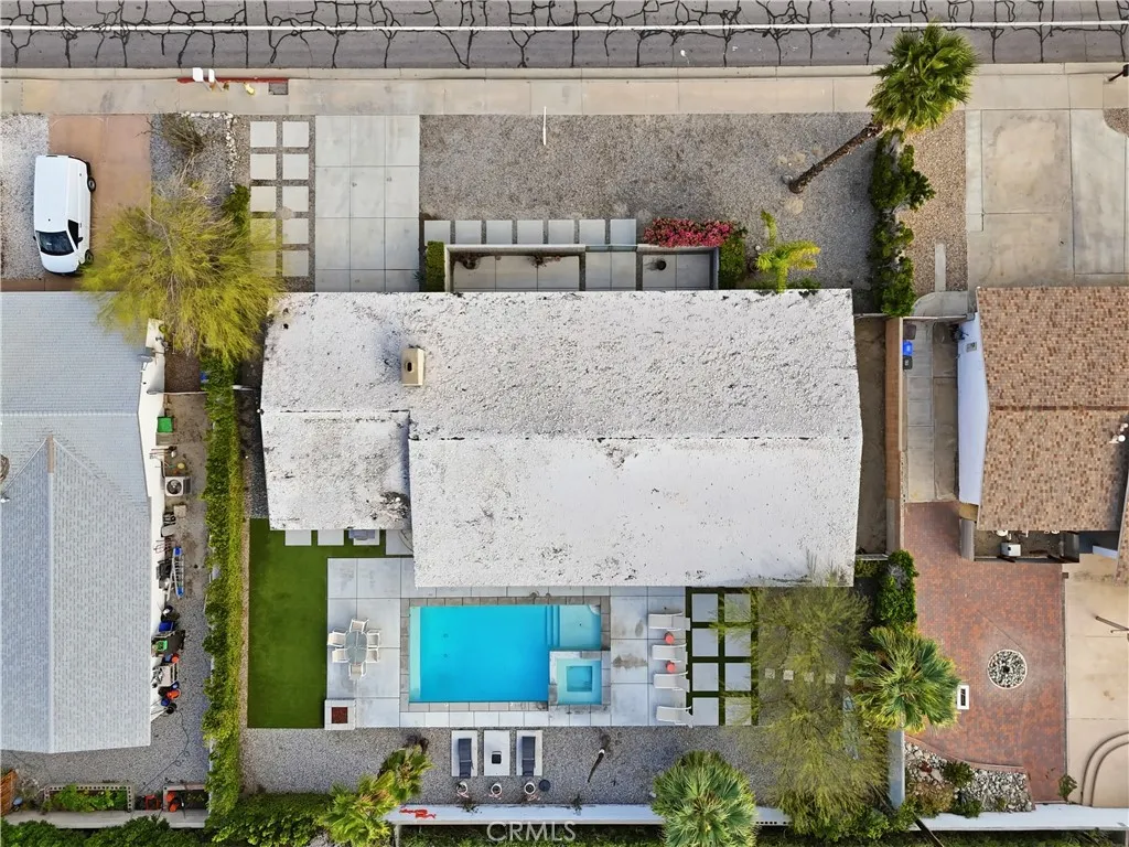 303 E San Rafael Drive, Palm Springs, California 92262 home-pic-8