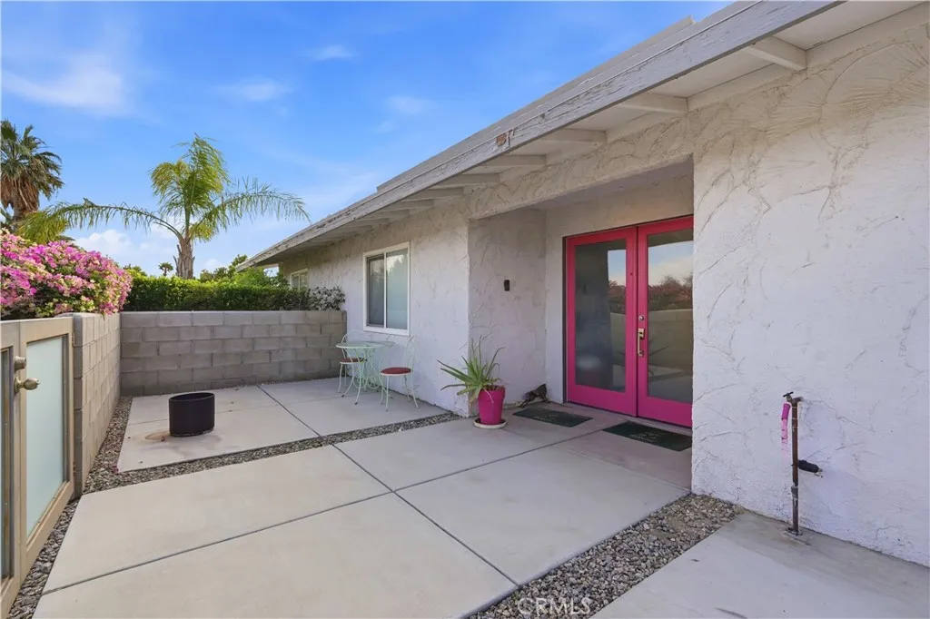 303 E San Rafael Drive, Palm Springs, California 92262 home-pic-12