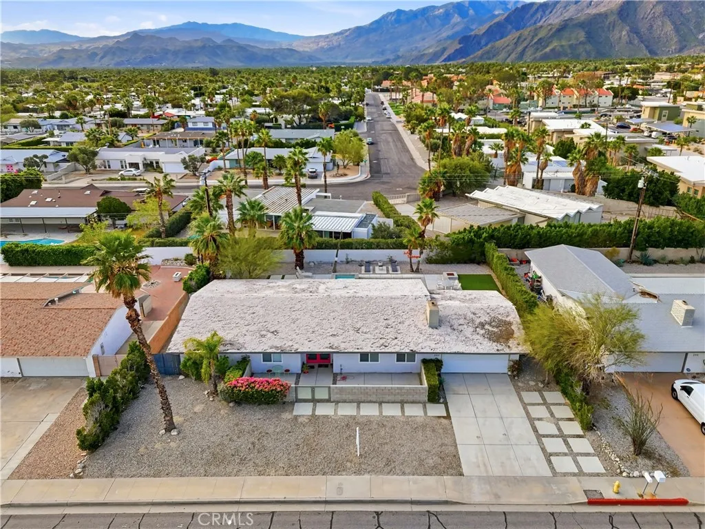 303 E San Rafael Drive, Palm Springs, California 92262 home-pic-3