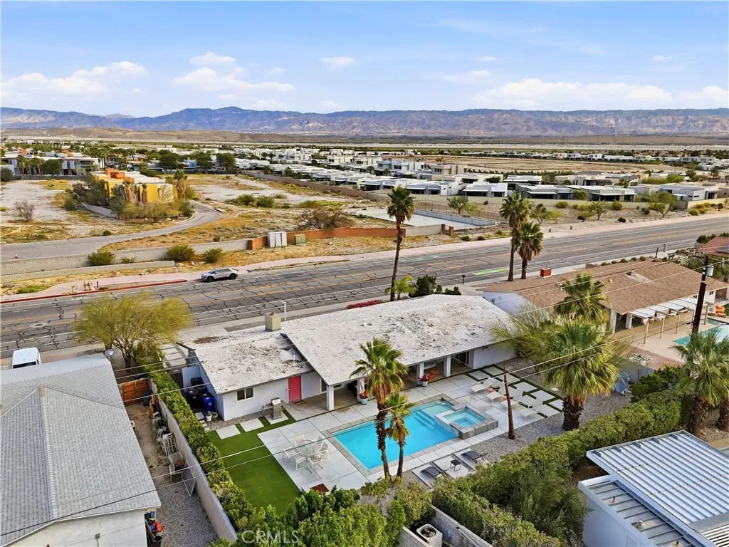 303 E San Rafael Drive, Palm Springs, California 92262 home-pic-7