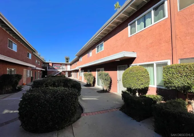 1060 E Washington Ave 5, Escondido, California 92025