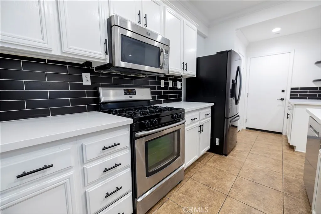 1864 Siena Court, Riverside, California 92501 home-pic-8
