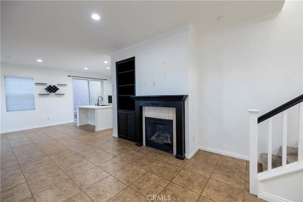 1864 Siena Court, Riverside, California 92501 home-pic-2