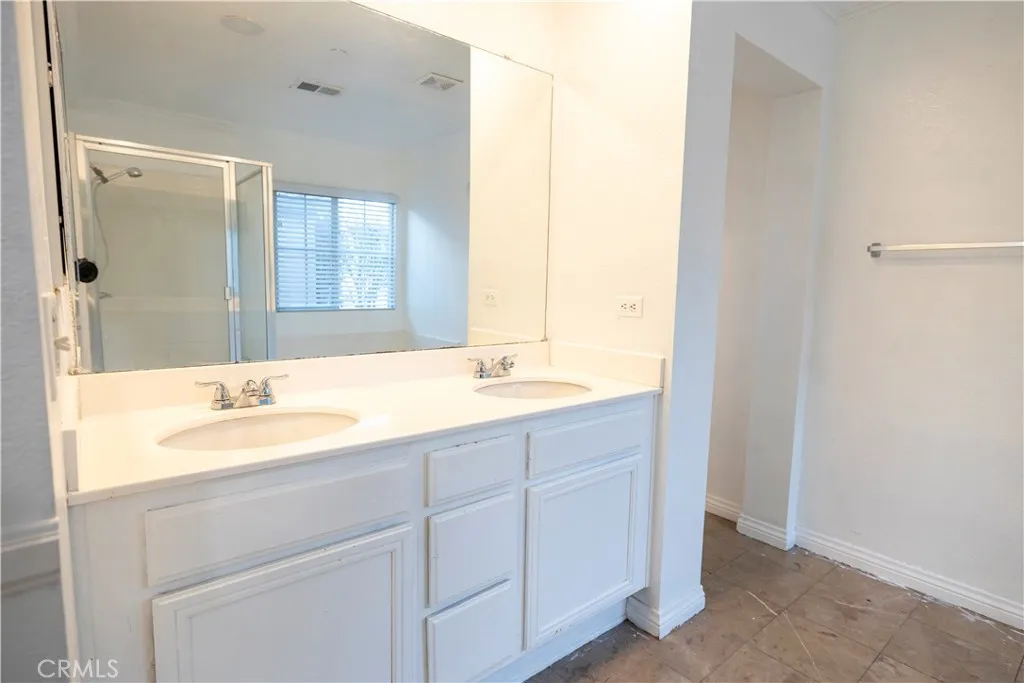 1864 Siena Court, Riverside, California 92501 home-pic-18