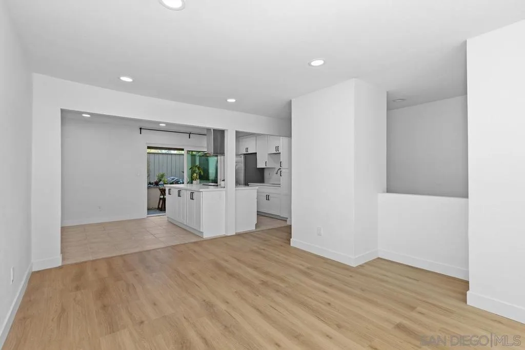 3230 Ashford Street B, San Diego, California 92111 home-pic-4