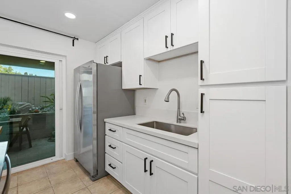 3230 Ashford Street B, San Diego, California 92111 home-pic-10