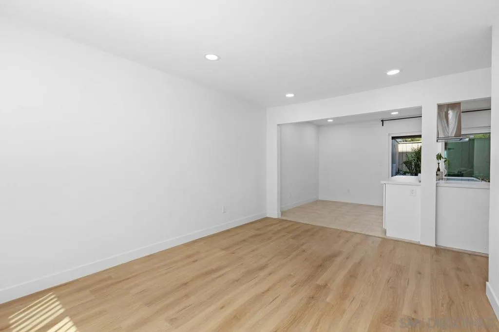 3230 Ashford Street B, San Diego, California 92111 home-pic-12
