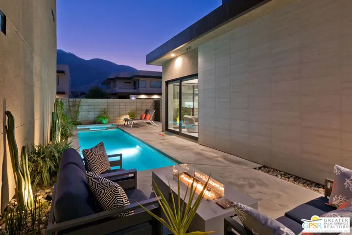 Private Pool and BBQ