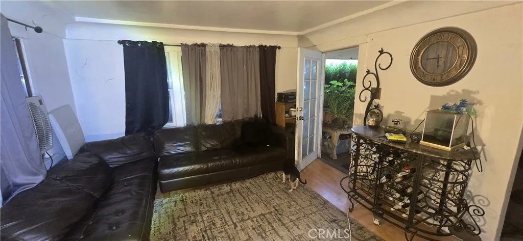 LIVING ROOM ENTRANCE