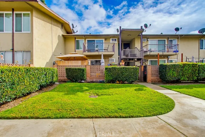 1860 W Glenoaks L, Anaheim, California 92801