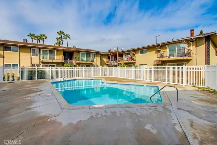 1860 W Glenoaks L, Anaheim, California 92801