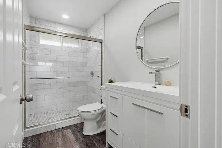 1860 W Glenoaks L, Anaheim, California 92801