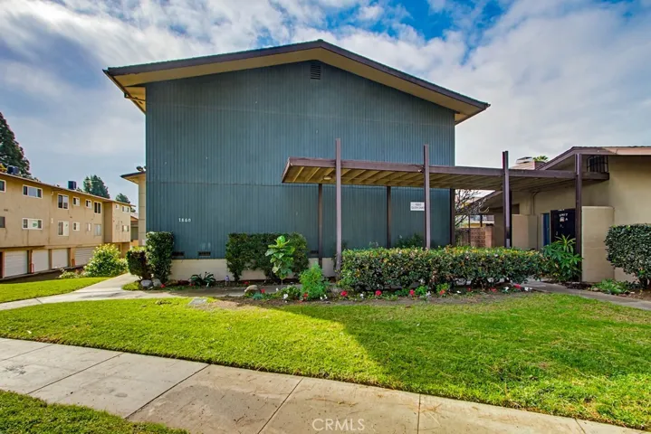 1860 W Glenoaks L, Anaheim, California 92801
