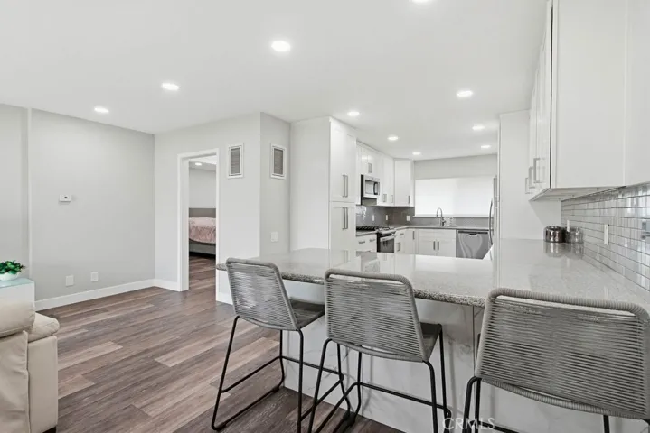 1860 W Glenoaks L, Anaheim, California 92801