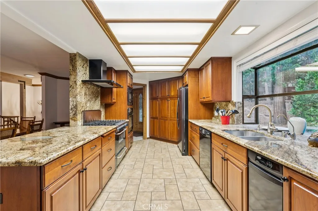 641 Golf Course Road, Lake Arrowhead, California 92352 home-pic-13