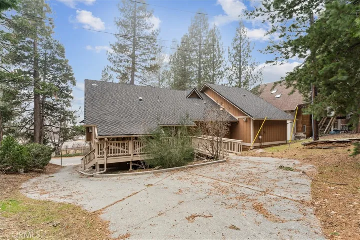 641 Golf Course Road, Lake Arrowhead, California 92352