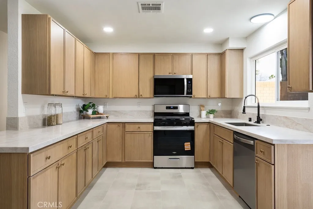 7921 Onyx Court, Rancho Cucamonga, California 91730 home-pic-12