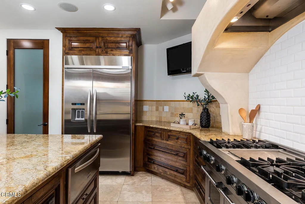 2217 Crescent Drive, Altadena, California 91001 home-pic-14
