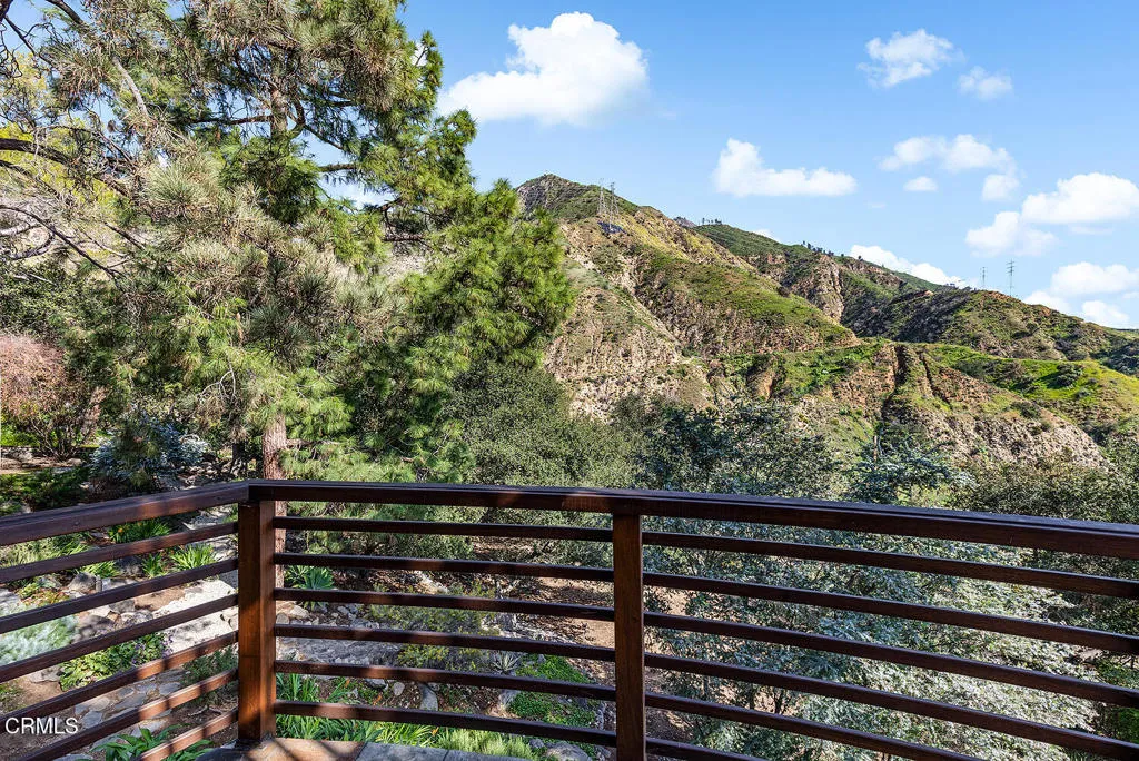 2217 Crescent Drive, Altadena, California 91001 home-pic-32