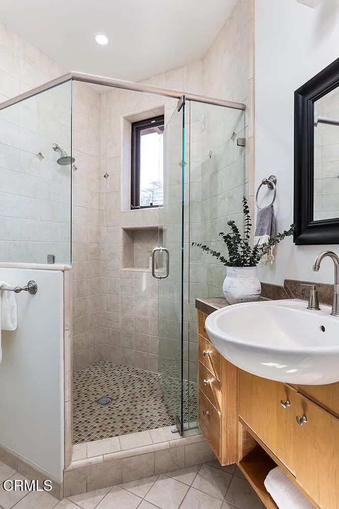 2217 Crescent Drive, Altadena, California 91001 home-pic-41