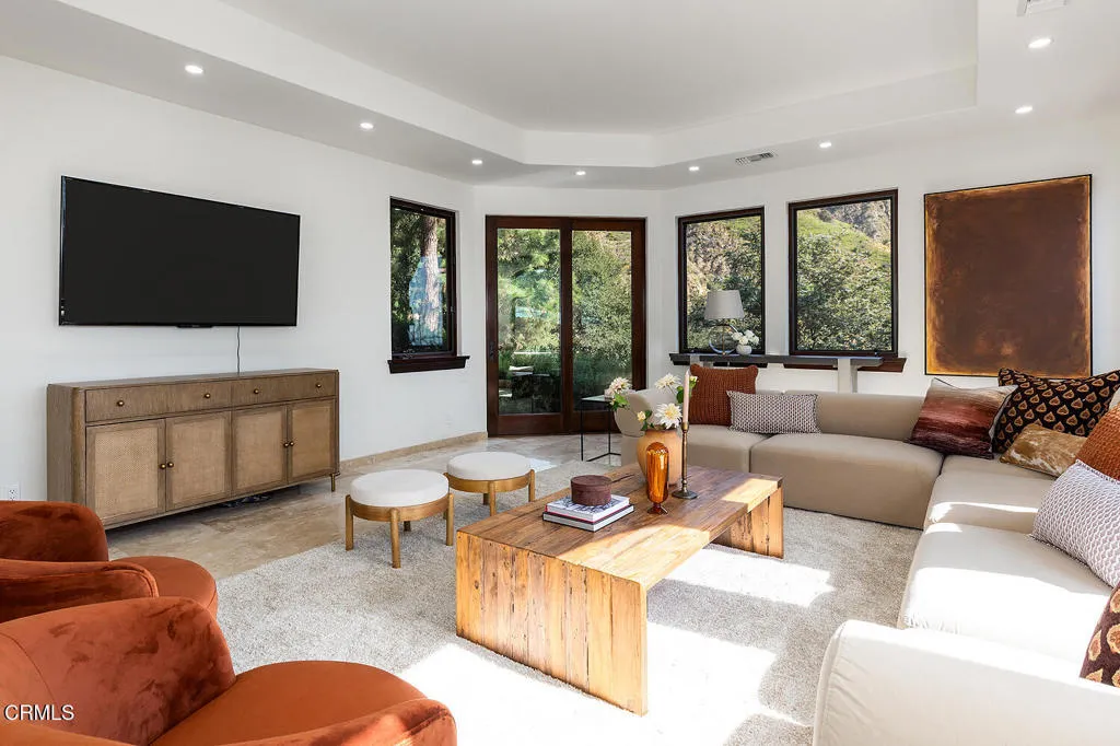 2217 Crescent Drive, Altadena, California 91001 home-pic-22