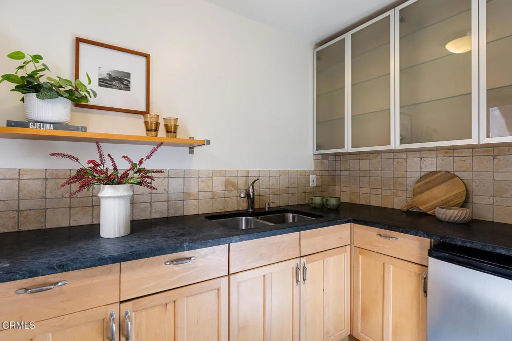 2217 Crescent Drive, Altadena, California 91001 home-pic-57