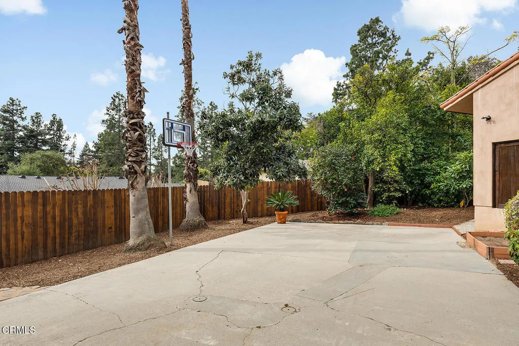 2217 Crescent Drive, Altadena, California 91001 home-pic-71