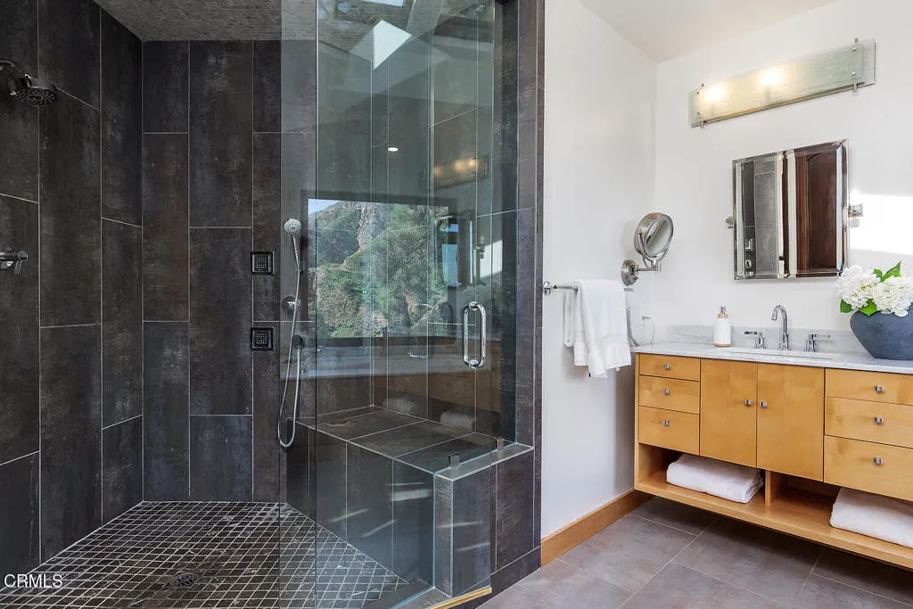 2217 Crescent Drive, Altadena, California 91001 home-pic-37