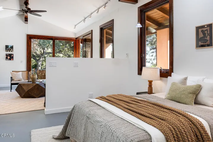 2217 Crescent Dr 072-mls