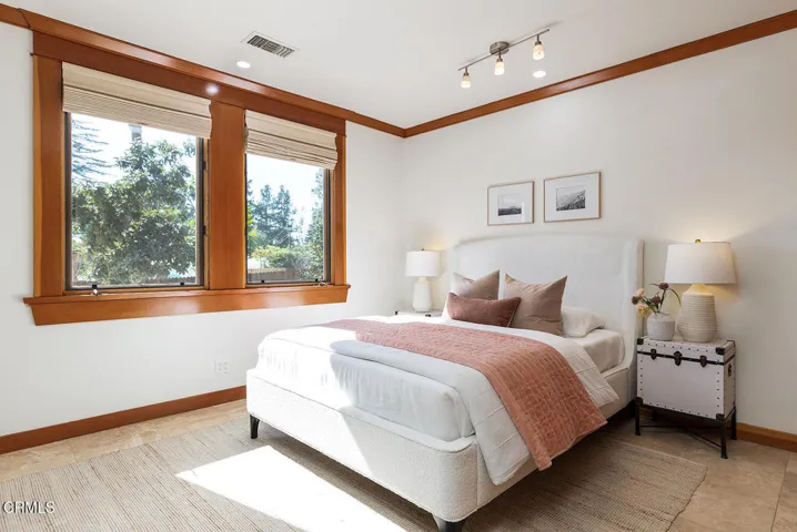 2217 Crescent Dr 025-mls