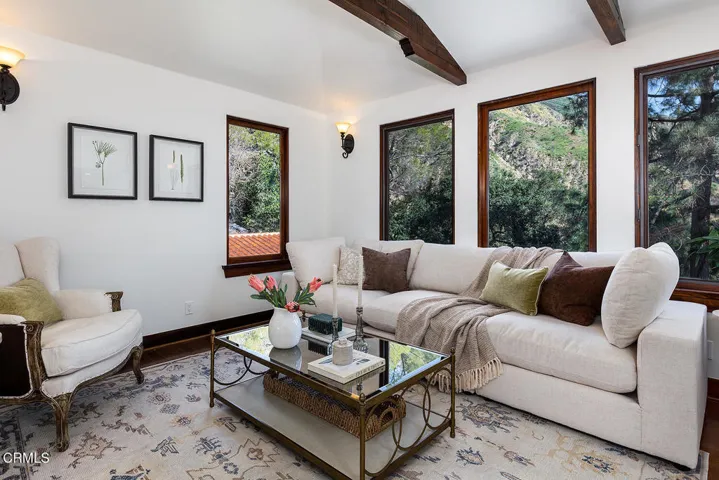 2217 Crescent Dr 053-mls