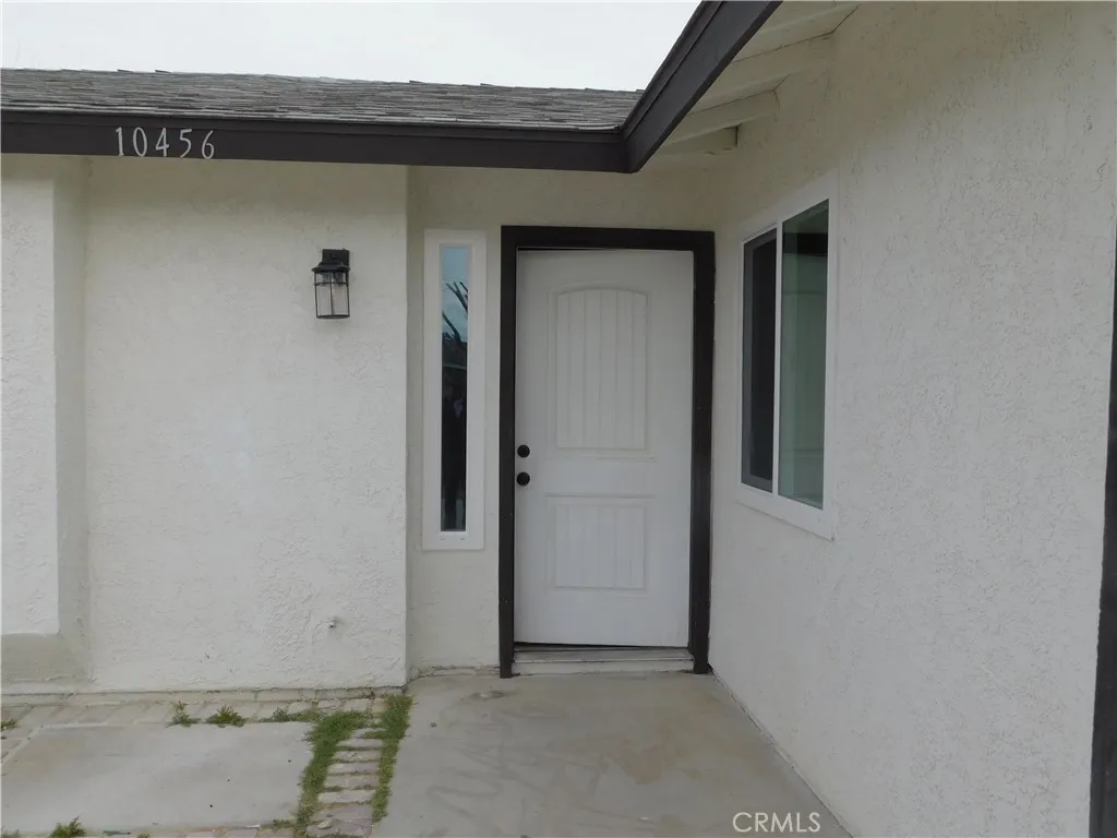 10456 Napa Road, Adelanto, California 92301 home-pic-5