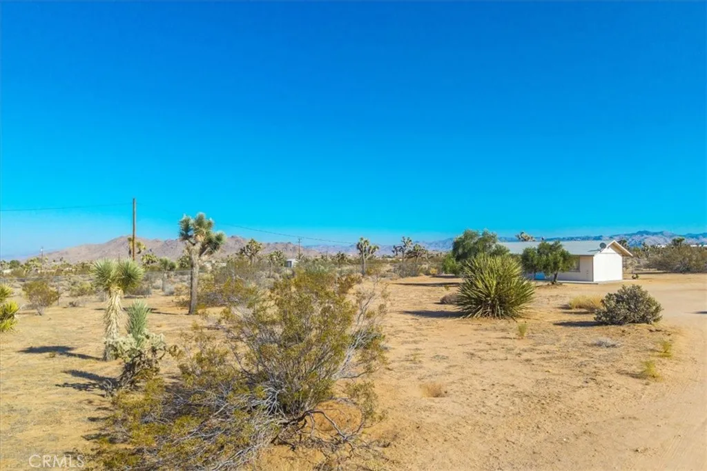 59057 Aberdeen Drive, Yucca Valley, California 92284 home-pic-32