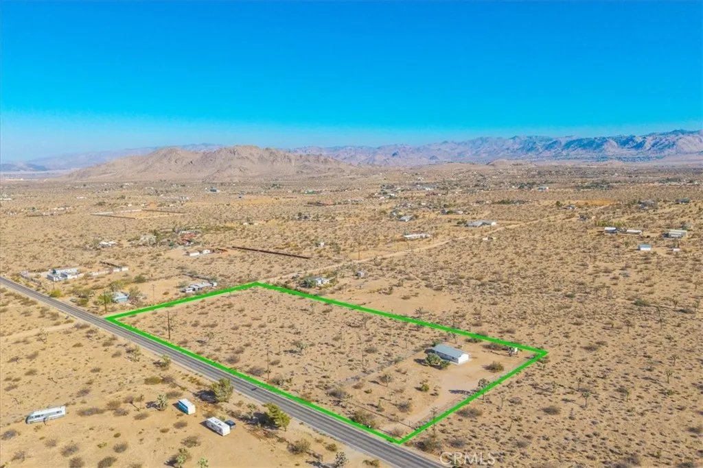 59057 Aberdeen Drive, Yucca Valley, California 92284 home-pic-4