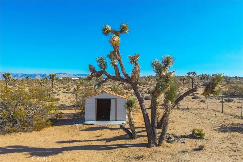 59057 Aberdeen Drive, Yucca Valley, California 92284 home-pic-16