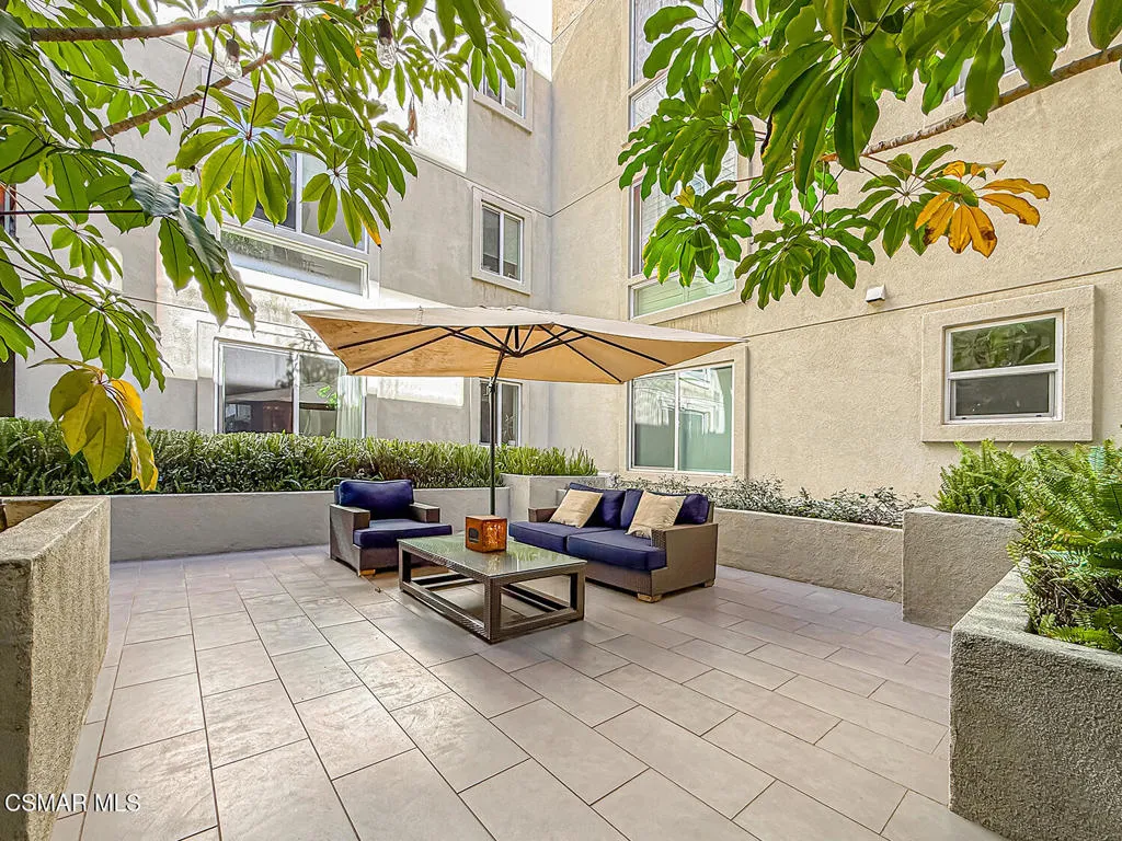 4644 Coldwater Canyon Avenue 102, Studio City, California 91604 home-pic-4