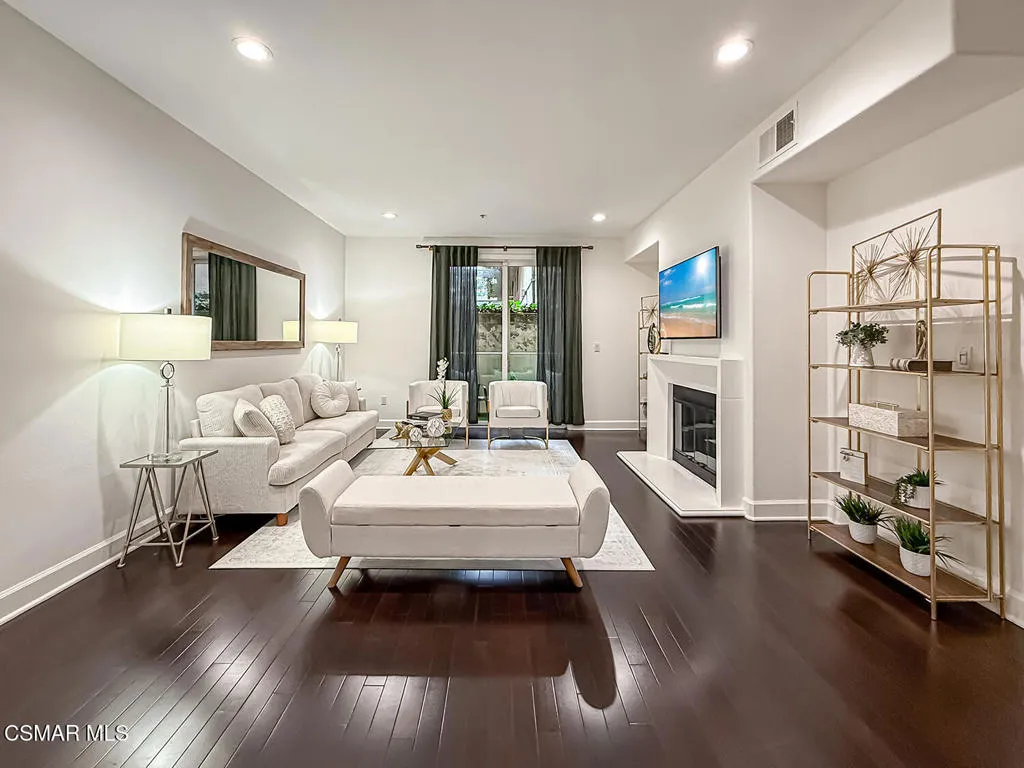4644 Coldwater Canyon Avenue 102, Studio City, California 91604 home-pic-10