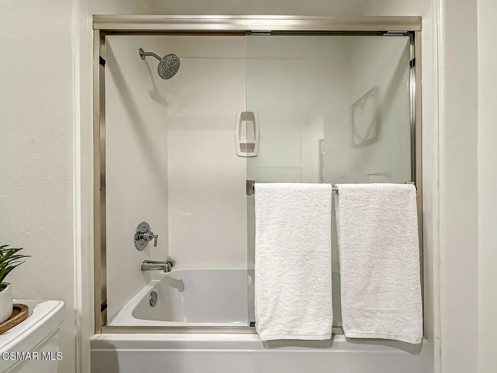 4644 Coldwater Canyon Avenue 102, Studio City, California 91604 home-pic-29