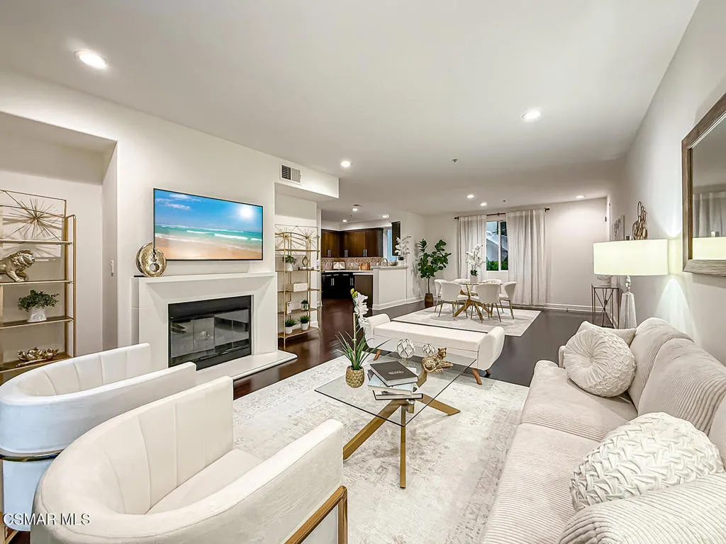 4644 Coldwater Canyon Avenue 102, Studio City, California 91604 home-pic-1