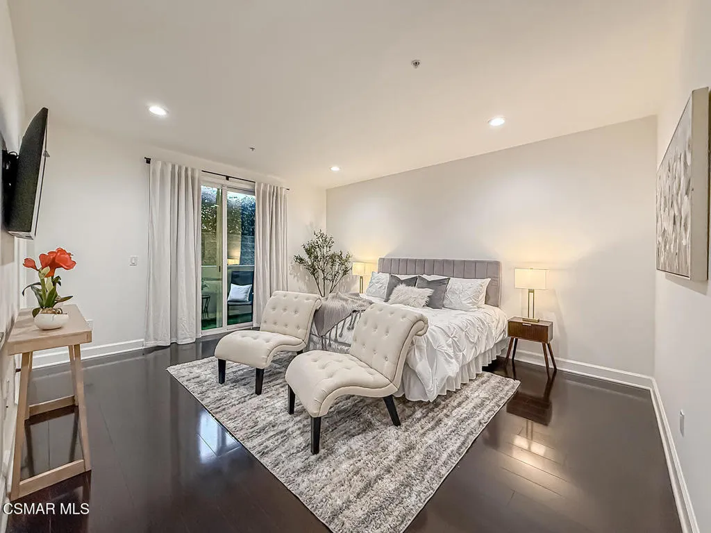 4644 Coldwater Canyon Avenue 102, Studio City, California 91604 home-pic-30