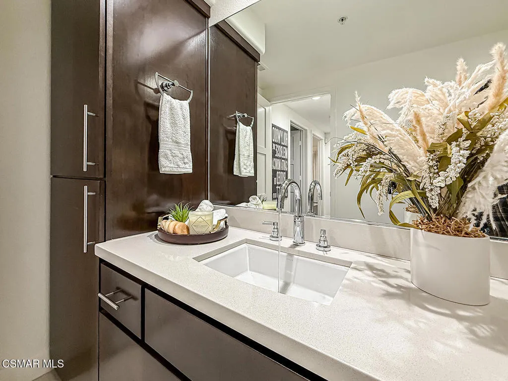 4644 Coldwater Canyon Avenue 102, Studio City, California 91604 home-pic-28