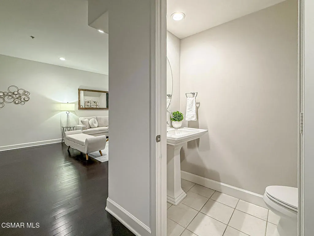 4644 Coldwater Canyon Avenue 102, Studio City, California 91604 home-pic-18