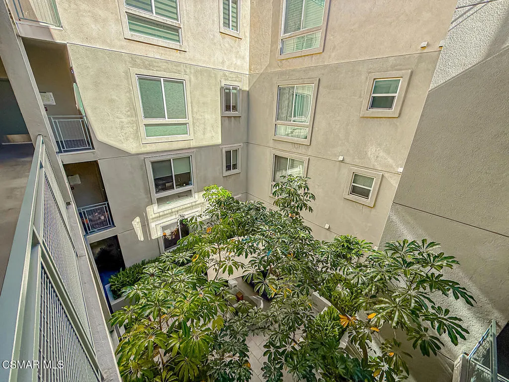 4644 Coldwater Canyon Avenue 102, Studio City, California 91604 home-pic-49