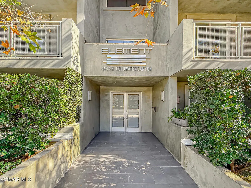 4644 Coldwater Canyon Avenue 102, Studio City, California 91604 home-pic-2