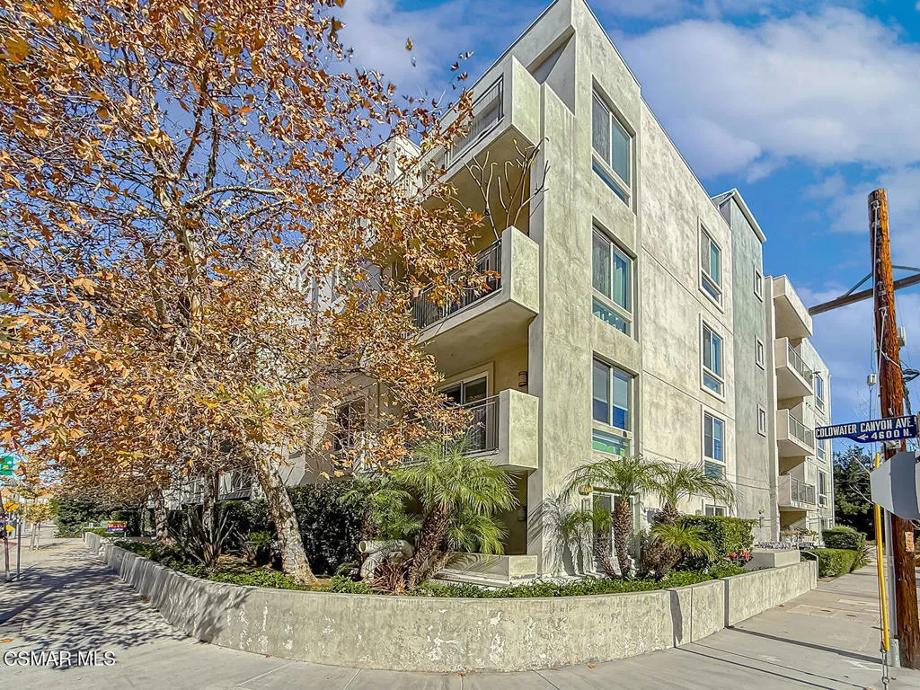 4644 Coldwater Canyon Avenue 102, Studio City, California 91604 home-pic-55