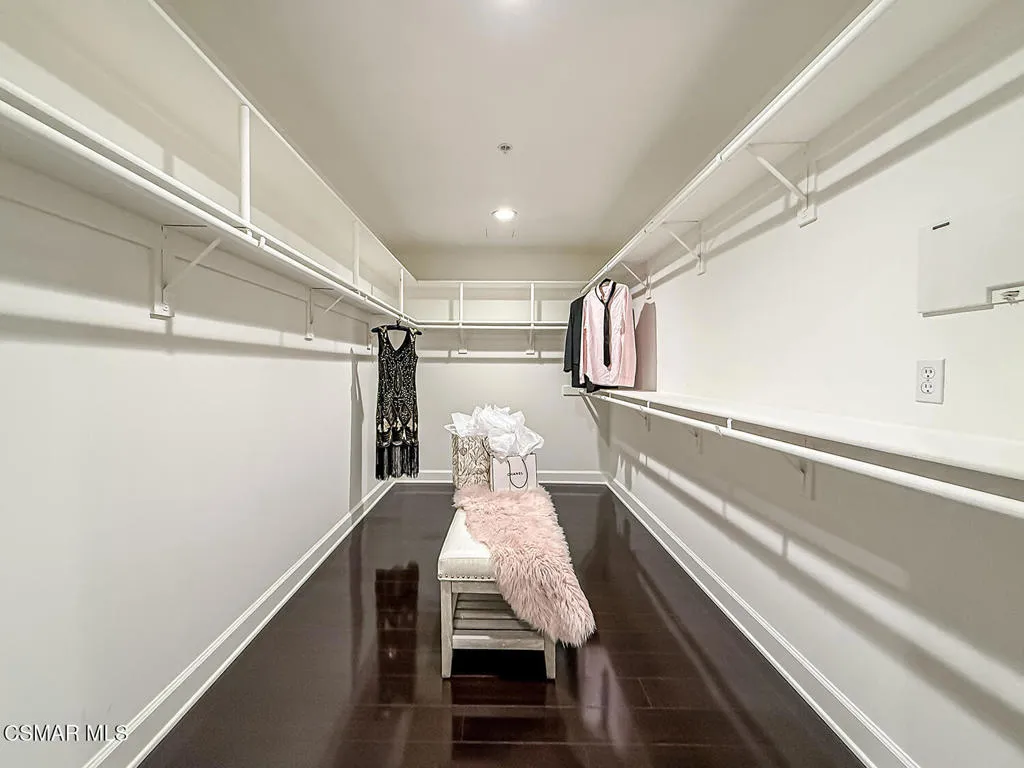 4644 Coldwater Canyon Avenue 102, Studio City, California 91604 home-pic-40
