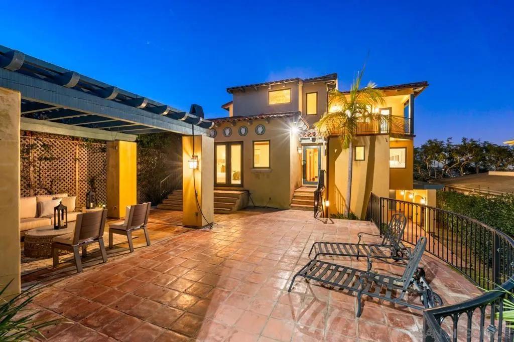 3235 Harbor View Dr, San Diego, California 92106 home-pic-50