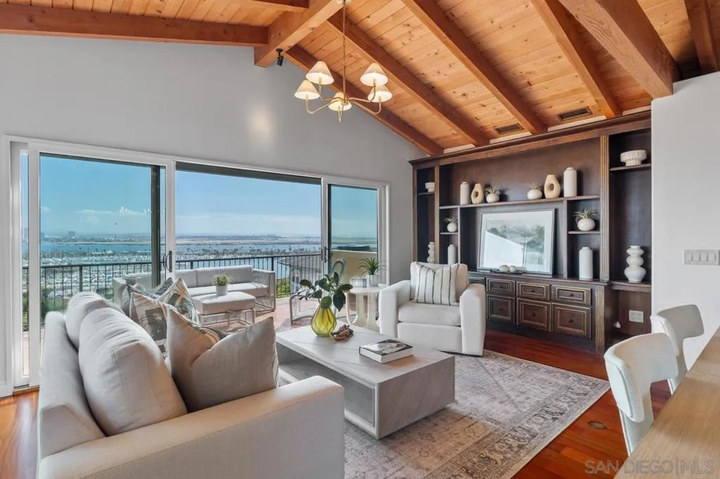 3235 Harbor View Dr, San Diego, California 92106 home-pic-19