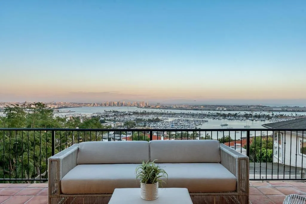 3235 Harbor View Dr, San Diego, California 92106 home-pic-26
